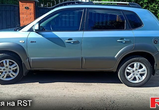 Хендай Туксон, объемом двигателя 2 л и пробегом 209 тыс. км за 8000 $, фото 6 на Automoto.ua