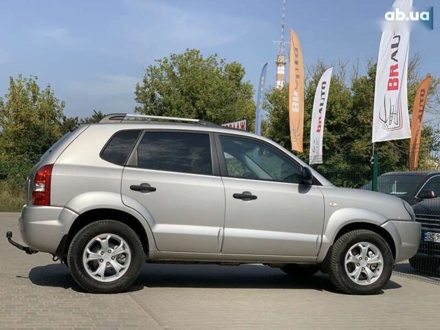 Хендай Туксон, объемом двигателя 2 л и пробегом 196 тыс. км за 7955 $, фото 21 на Automoto.ua
