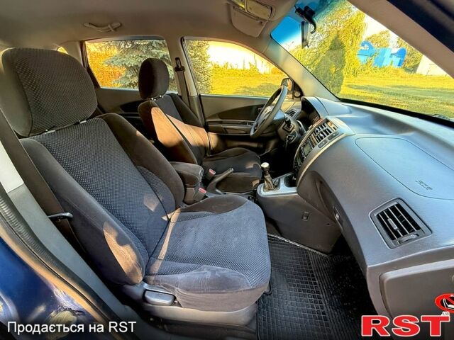 Хендай Туксон, об'ємом двигуна 2 л та пробігом 168 тис. км за 7500 $, фото 7 на Automoto.ua