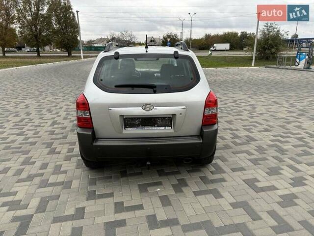 Хендай Туксон, объемом двигателя 2 л и пробегом 227 тыс. км за 7900 $, фото 5 на Automoto.ua