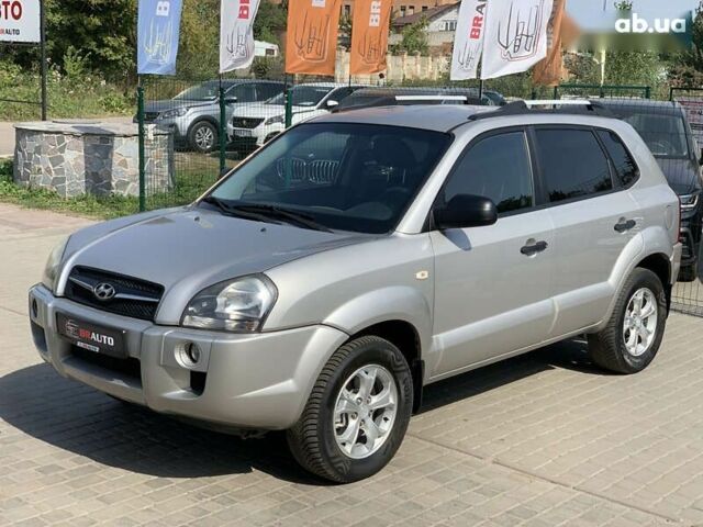 Хендай Туксон, объемом двигателя 2 л и пробегом 196 тыс. км за 7955 $, фото 3 на Automoto.ua