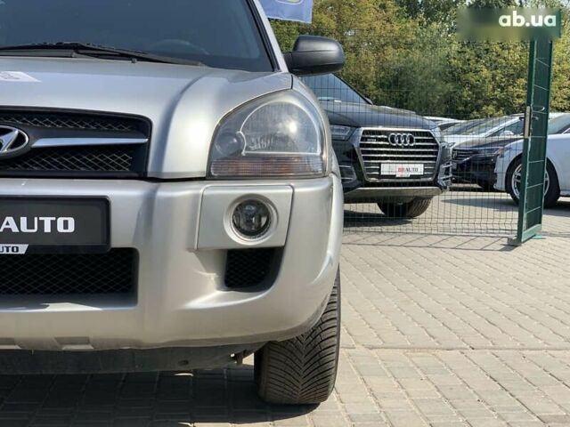 Хендай Туксон, объемом двигателя 2 л и пробегом 196 тыс. км за 7955 $, фото 10 на Automoto.ua