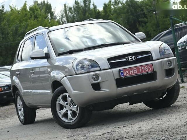 Хендай Туксон, объемом двигателя 2 л и пробегом 201 тыс. км за 8400 $, фото 1 на Automoto.ua