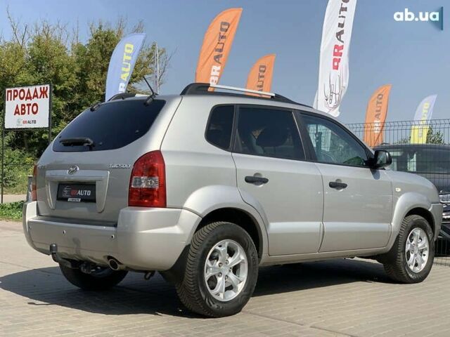 Хендай Туксон, объемом двигателя 2 л и пробегом 196 тыс. км за 7955 $, фото 13 на Automoto.ua