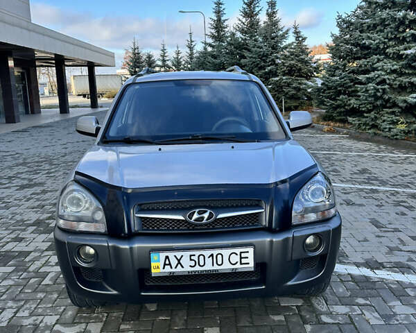 Хендай Туксон, объемом двигателя 2 л и пробегом 172 тыс. км за 8400 $, фото 10 на Automoto.ua