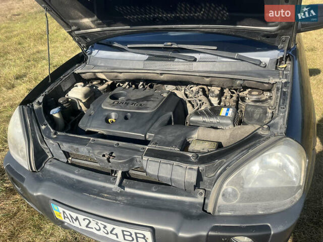 Хендай Туксон, об'ємом двигуна 2 л та пробігом 274 тис. км за 8200 $, фото 9 на Automoto.ua