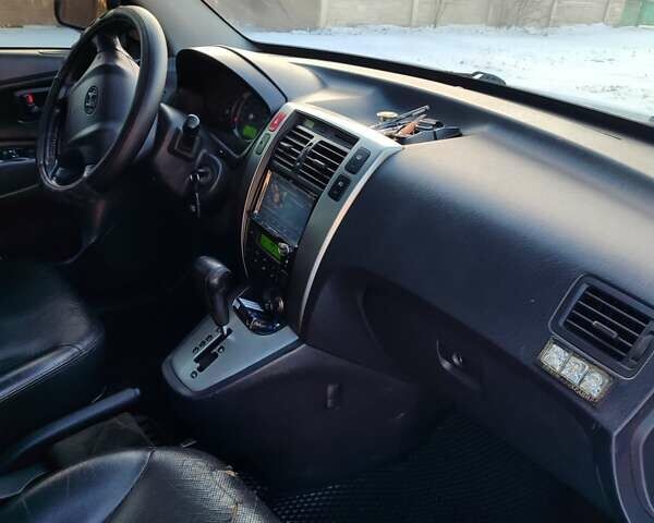 Хендай Туксон, об'ємом двигуна 2 л та пробігом 235 тис. км за 7500 $, фото 3 на Automoto.ua