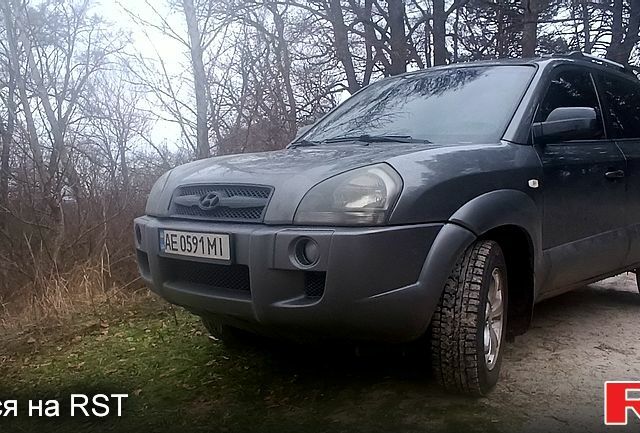 Хендай Туксон, объемом двигателя 2 л и пробегом 272 тыс. км за 9000 $, фото 5 на Automoto.ua