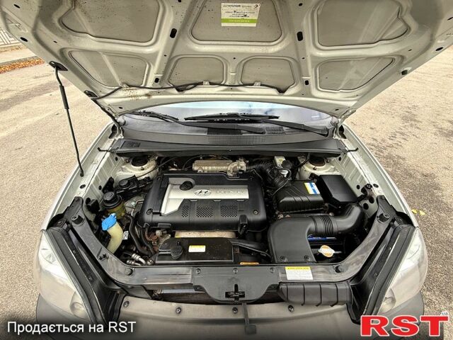 Хендай Туксон, объемом двигателя 2 л и пробегом 213 тыс. км за 8000 $, фото 7 на Automoto.ua