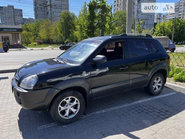 Хендай Туксон, об'ємом двигуна 2 л та пробігом 207 тис. км за 8800 $, фото 4 на Automoto.ua