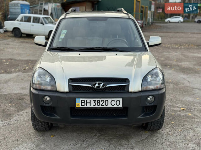 Хендай Туксон, объемом двигателя 2 л и пробегом 163 тыс. км за 8300 $, фото 1 на Automoto.ua