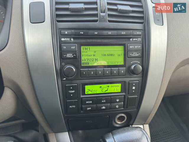 Хендай Туксон, объемом двигателя 2 л и пробегом 163 тыс. км за 8300 $, фото 20 на Automoto.ua