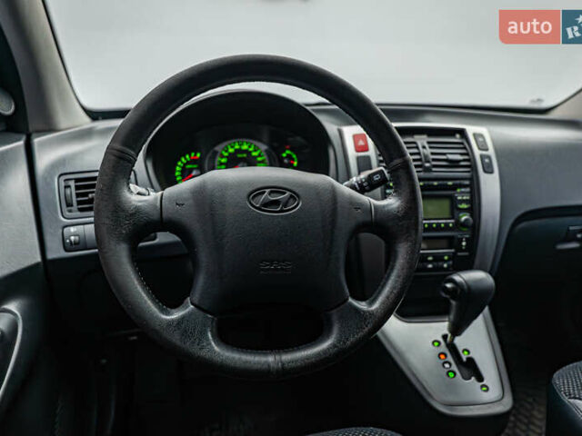 Хендай Туксон, объемом двигателя 2 л и пробегом 209 тыс. км за 9839 $, фото 11 на Automoto.ua