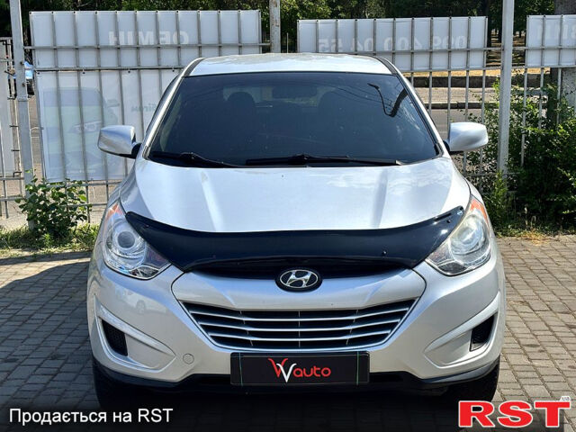 Хендай Туксон, объемом двигателя 2 л и пробегом 220 тыс. км за 12799 $, фото 1 на Automoto.ua