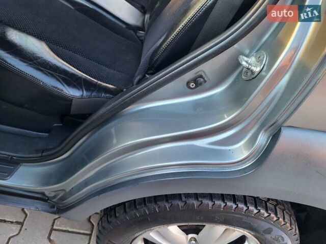 Хендай Туксон, объемом двигателя 2 л и пробегом 213 тыс. км за 10400 $, фото 68 на Automoto.ua