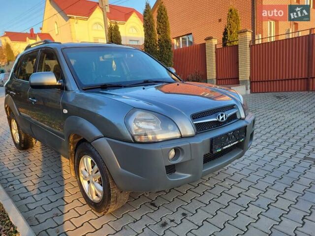 Хендай Туксон, объемом двигателя 2 л и пробегом 213 тыс. км за 10400 $, фото 10 на Automoto.ua