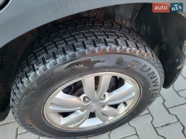 Хендай Туксон, объемом двигателя 2 л и пробегом 213 тыс. км за 10400 $, фото 8 на Automoto.ua