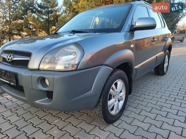 Хендай Туксон, объемом двигателя 2 л и пробегом 213 тыс. км за 10400 $, фото 33 на Automoto.ua