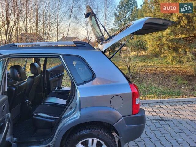 Хендай Туксон, объемом двигателя 2 л и пробегом 213 тыс. км за 10400 $, фото 60 на Automoto.ua