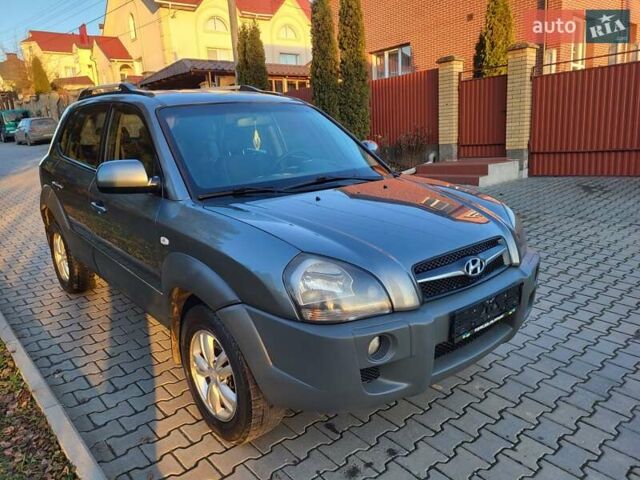 Хендай Туксон, объемом двигателя 2 л и пробегом 213 тыс. км за 10400 $, фото 11 на Automoto.ua