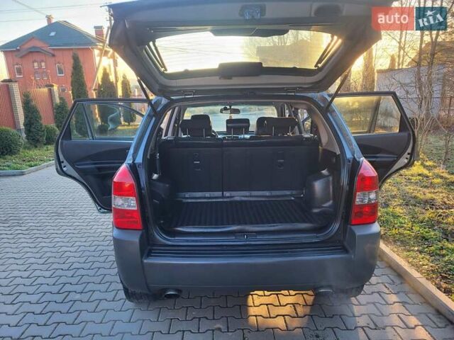 Хендай Туксон, объемом двигателя 2 л и пробегом 213 тыс. км за 10400 $, фото 49 на Automoto.ua