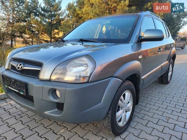 Хендай Туксон, объемом двигателя 2 л и пробегом 213 тыс. км за 10400 $, фото 29 на Automoto.ua