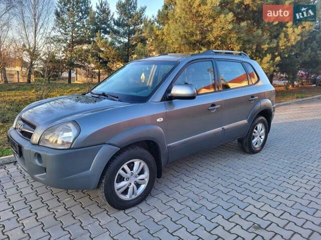 Хендай Туксон, объемом двигателя 2 л и пробегом 213 тыс. км за 10400 $, фото 32 на Automoto.ua