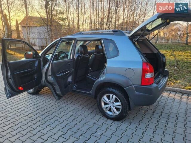 Хендай Туксон, объемом двигателя 2 л и пробегом 213 тыс. км за 10400 $, фото 45 на Automoto.ua