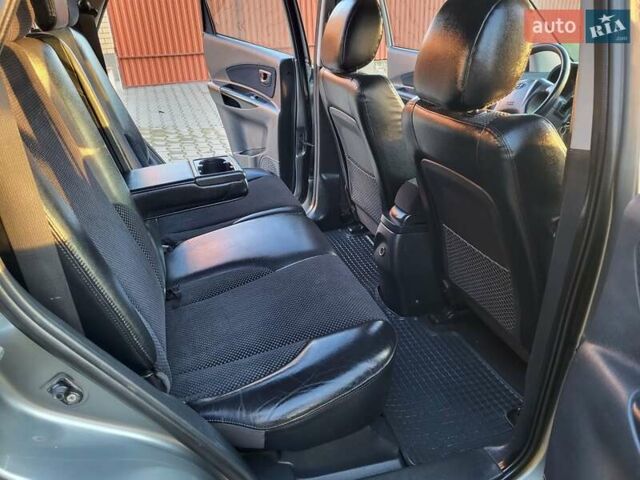 Хендай Туксон, объемом двигателя 2 л и пробегом 213 тыс. км за 10400 $, фото 94 на Automoto.ua
