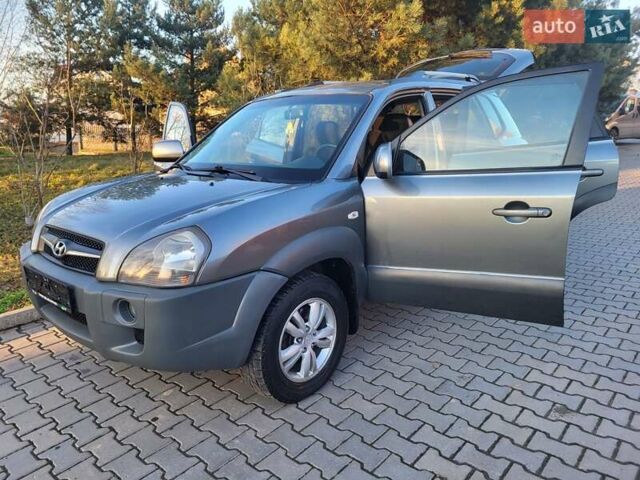 Хендай Туксон, объемом двигателя 2 л и пробегом 213 тыс. км за 10400 $, фото 39 на Automoto.ua