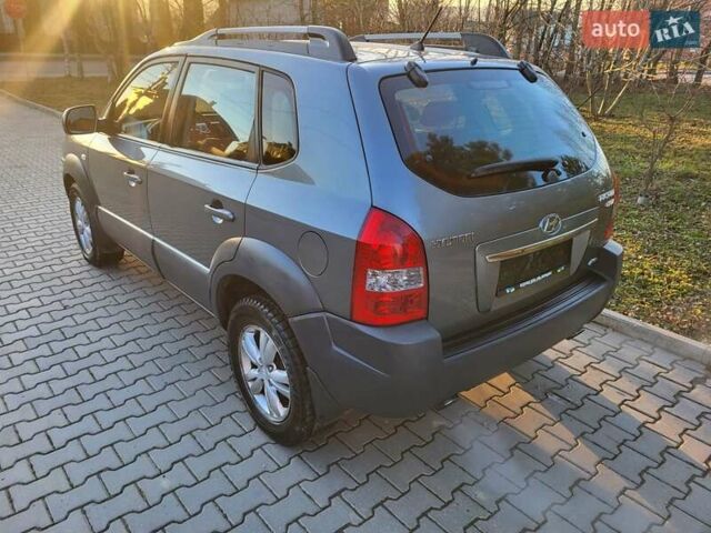 Хендай Туксон, объемом двигателя 2 л и пробегом 213 тыс. км за 10400 $, фото 25 на Automoto.ua