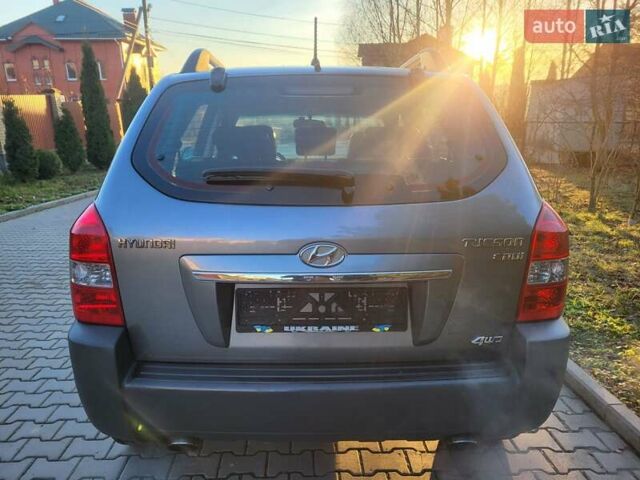 Хендай Туксон, объемом двигателя 2 л и пробегом 213 тыс. км за 10400 $, фото 21 на Automoto.ua