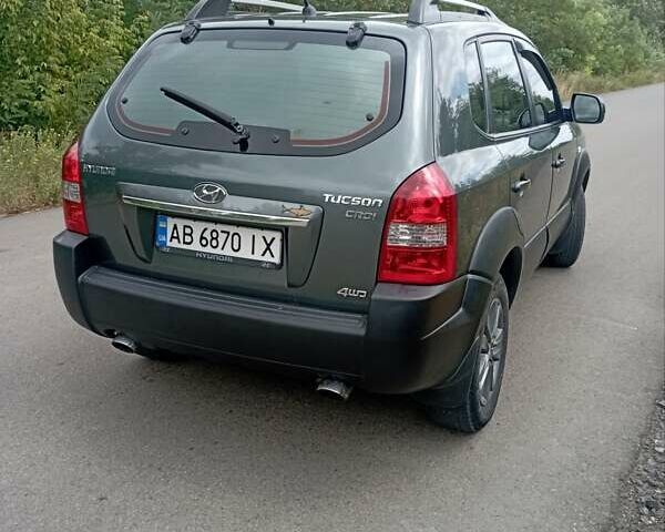 Хендай Туксон, объемом двигателя 2 л и пробегом 192 тыс. км за 9300 $, фото 4 на Automoto.ua