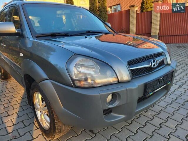 Хендай Туксон, объемом двигателя 2 л и пробегом 213 тыс. км за 10400 $, фото 6 на Automoto.ua