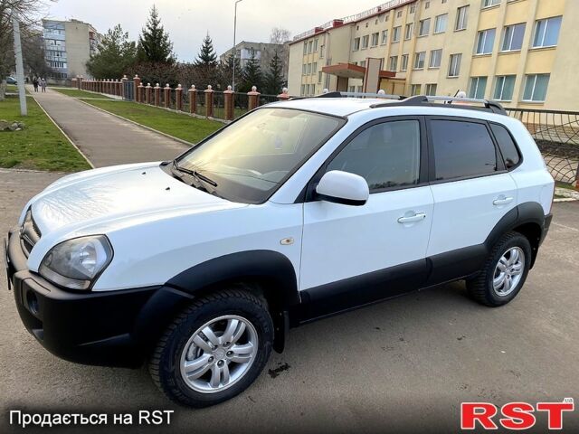 Хендай Туксон, объемом двигателя 2 л и пробегом 92 тыс. км за 11700 $, фото 2 на Automoto.ua