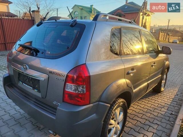 Хендай Туксон, объемом двигателя 2 л и пробегом 213 тыс. км за 10400 $, фото 19 на Automoto.ua