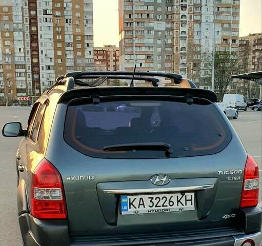 Хендай Туксон, об'ємом двигуна 2 л та пробігом 246 тис. км за 12500 $, фото 1 на Automoto.ua