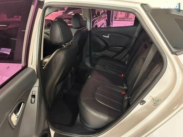 Хендай Туксон, об'ємом двигуна 2 л та пробігом 161 тис. км за 15500 $, фото 18 на Automoto.ua