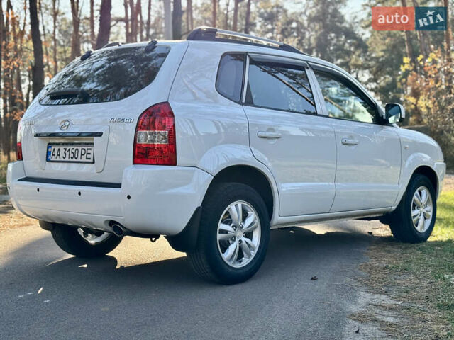 Хендай Туксон, объемом двигателя 1.98 л и пробегом 70 тыс. км за 8400 $, фото 9 на Automoto.ua
