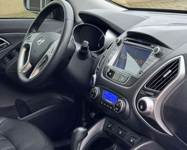 Хендай Туксон, объемом двигателя 2 л и пробегом 187 тыс. км за 14700 $, фото 30 на Automoto.ua