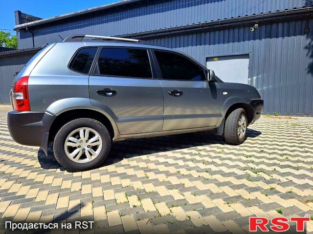 Хендай Туксон, объемом двигателя 2 л и пробегом 220 тыс. км за 8400 $, фото 3 на Automoto.ua