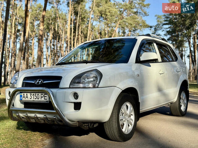 Хендай Туксон, объемом двигателя 1.98 л и пробегом 70 тыс. км за 8400 $, фото 1 на Automoto.ua
