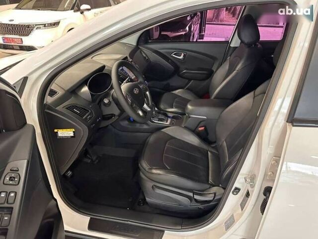 Хендай Туксон, об'ємом двигуна 2 л та пробігом 161 тис. км за 15500 $, фото 17 на Automoto.ua