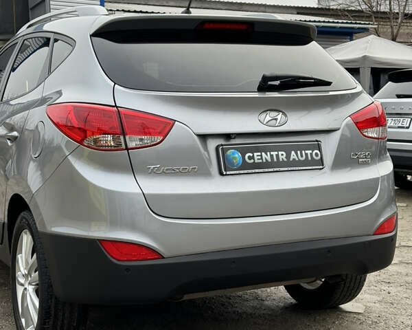 Хендай Туксон, объемом двигателя 2 л и пробегом 187 тыс. км за 14700 $, фото 12 на Automoto.ua