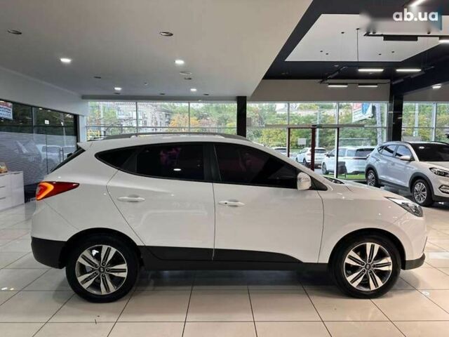 Хендай Туксон, об'ємом двигуна 2 л та пробігом 161 тис. км за 15500 $, фото 3 на Automoto.ua