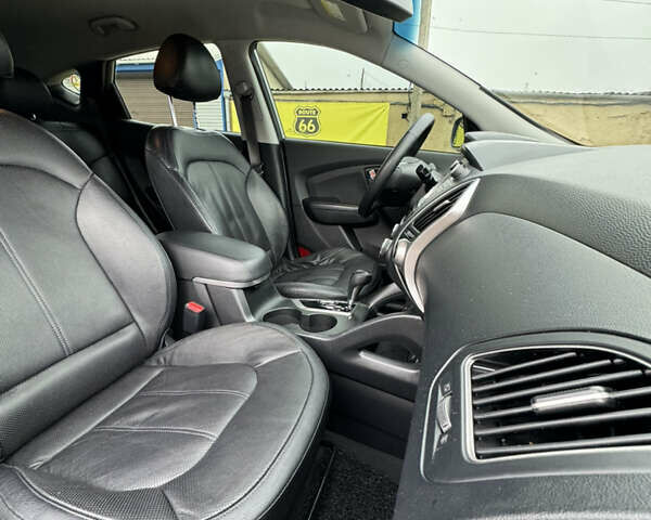 Хендай Туксон, объемом двигателя 2 л и пробегом 187 тыс. км за 14700 $, фото 33 на Automoto.ua