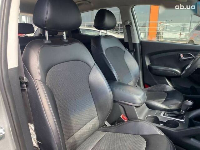 Хендай Туксон, об'ємом двигуна 2 л та пробігом 180 тис. км за 13900 $, фото 22 на Automoto.ua