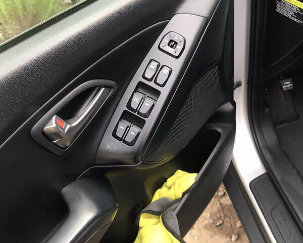 Хендай Туксон, об'ємом двигуна 2.4 л та пробігом 130 тис. км за 14800 $, фото 9 на Automoto.ua