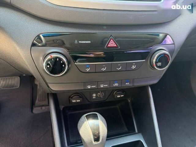 Хендай Туксон, об'ємом двигуна 1.7 л та пробігом 229 тис. км за 14900 $, фото 25 на Automoto.ua