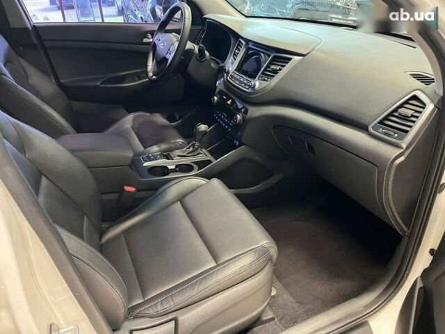 Хендай Туксон, объемом двигателя 2 л и пробегом 152 тыс. км за 18800 $, фото 19 на Automoto.ua